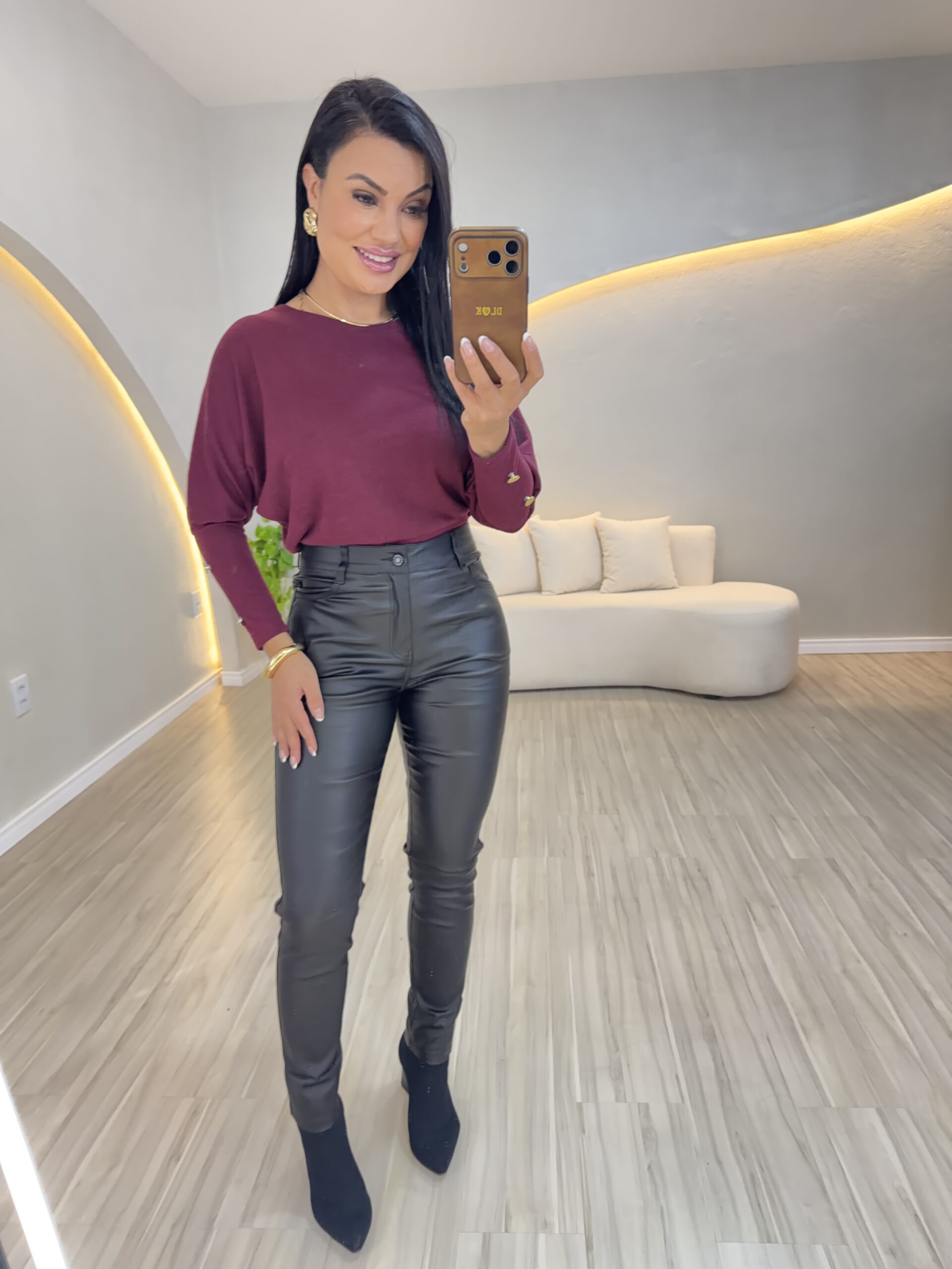CROPPED LEANDRA
